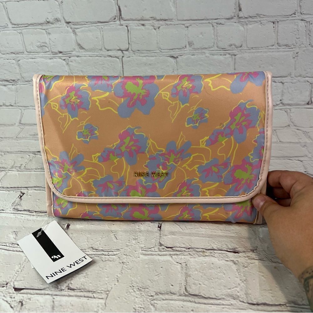 Nine West Travel Hanging Toiletry Bag Organizer Zipper